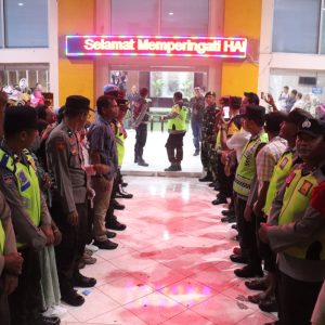 Ratusan Personel Polres Pasaman Barat Dikerahkan Dalam rangka Pengamanan kegiatan Debat Bupati dan Wakil Bupati Putaran Kedua di Kabupaten Pasaman Barat