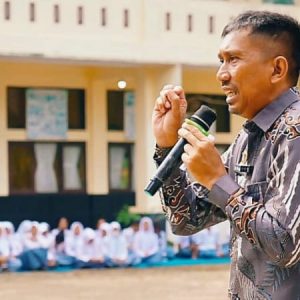 PJs Bupati Kuansing drg. Sri Sadono Mulyanto silahturahmi dan Berikan Penyuluhan Tentang Pentingnya Hidup Sehat tanpa Narkoba di SMA N 1 Sentajo Raya