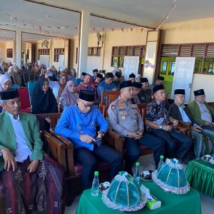 Kapolres Maros Hadiri Peringatan Maulid Nabi Besar Muhammad SAW di Pondok Pesantren Raudhaturrasyidin DDI Cambalagi Maros