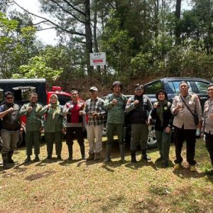 Patroli Gabungan Polsek Camba dan Polhut Amankan Kawasan Hutan Pinus Taman Nasional Bulusaraung