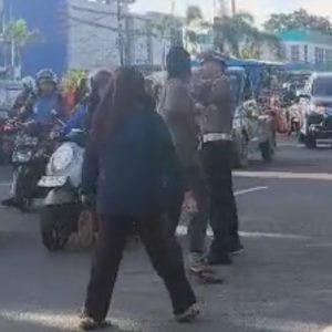 Pengendara Ngamuk Saat Ditegur Tak Pakai Helm, Satlantas Polres Maros Tetap Kedepankan Sikap Humanis