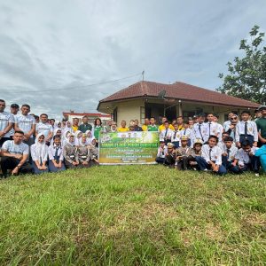 Kolaborasi Kepolisian, PT TPP dan Komunitas Baju Basah Hijaukan Pasir Penyu
