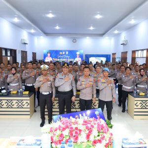 Kapolda Sulsel Berikan Pengarahan dan Tekankan Peningkatan Pelayanan kepada Personel Ditlantas Polda Sulsel