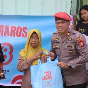 Hut Reserse Polri Ke 78 Tahun, Sat Reskrim Polres Maros Gelar Bakti Sosial Ke Warga Korban Bencana Puting Beliung