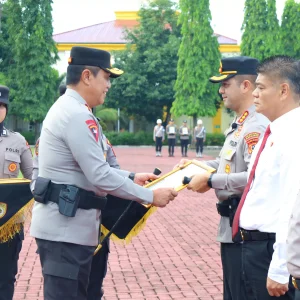 Kapolda Sulsel Pimpin Upacara Pemberian Penghargaan dan PTDH Personel Polda Sulsel, Tegakkan Reward and Punishmen