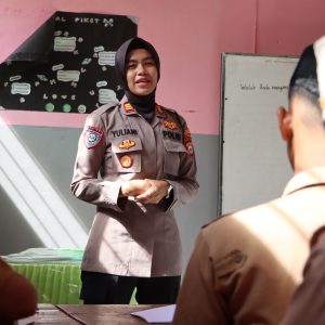 Binmas Sahabat Anak, Kasat Binmas Polres Maros Sambangi Sekolah Bicara Soal Kamtibmas Dan Fenomen Bullying Di Kalangan Pelajar