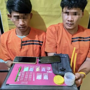 Rumah Kontrakan Digrebek Polsek Rengat Barat, Dua Tersangka Diringkus, Ekstasi Dan Sabu Jadi BB