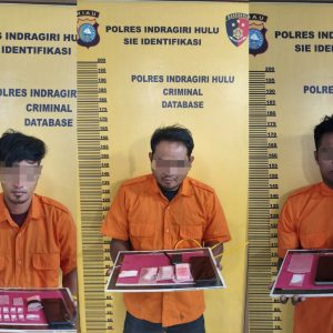 Penggrebekan Polisi di Wilayah Pasir Penyu, Tiga Pria Diamankan Terkait Narkoba   