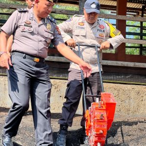 Polsek Lirik Tanam Jagung Pipil Kuartal II untuk Dukung Program Ketahanan Pangan Nasional