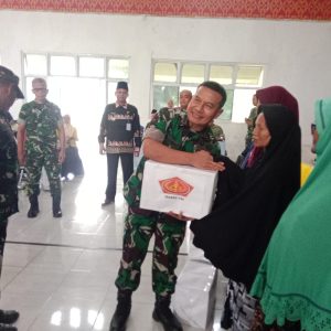 Tim Penyuluh Karhutla Mabes TNI Ajak Warga Inuman Stop Bakar Lahan