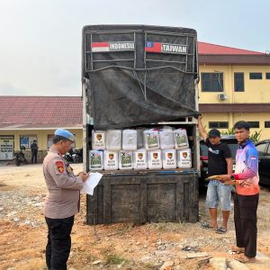 Untuk Penanganan Karhutla Di Lahan Gambut, Polres Inhu Terima Tekhnologi Cairan X Fire Dari Mabes Polri