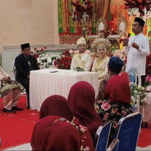 Jadi Saksi Penikahan Anak Ketua JMSI Riau, UAS Sampaikan Nasehat untuk Mempelai
