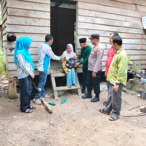 Sinergi Apik Polisi, Pers, Pemerintahan Kecamatan, dan Desa, Jum’at Berkah Bahu Membahu Ringankan Beban Warga Inuman